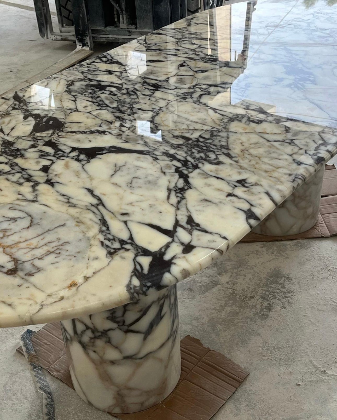 Violet Oval Dining Table